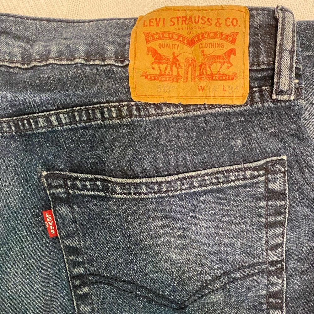 Levi 34x34 dark wash jeans